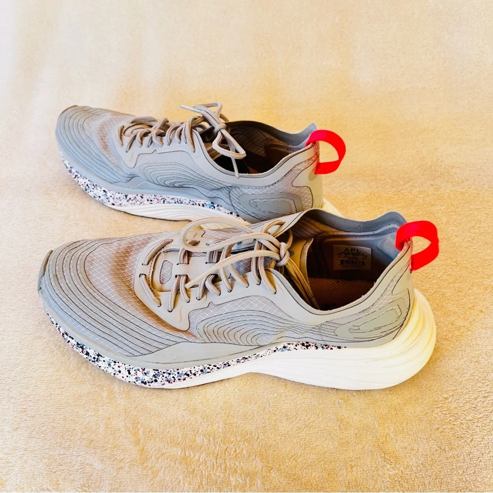 Athletic Propulsion Labs excellent pre